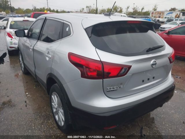 Photo 2 VIN: JN1BJ1CP8JW160164 - NISSAN ROGUE SPORT 