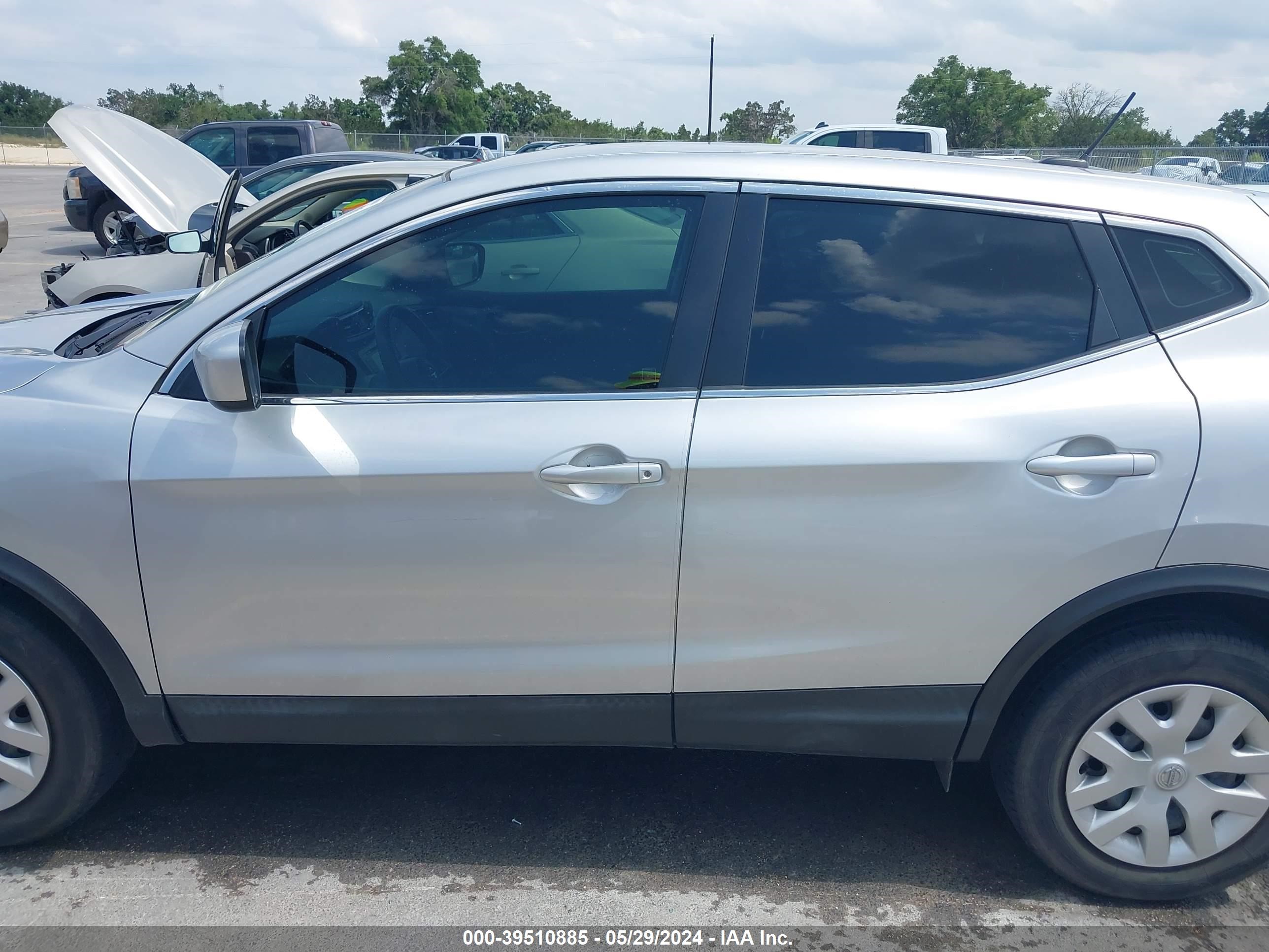 Photo 13 VIN: JN1BJ1CP8KW237181 - NISSAN ROGUE 