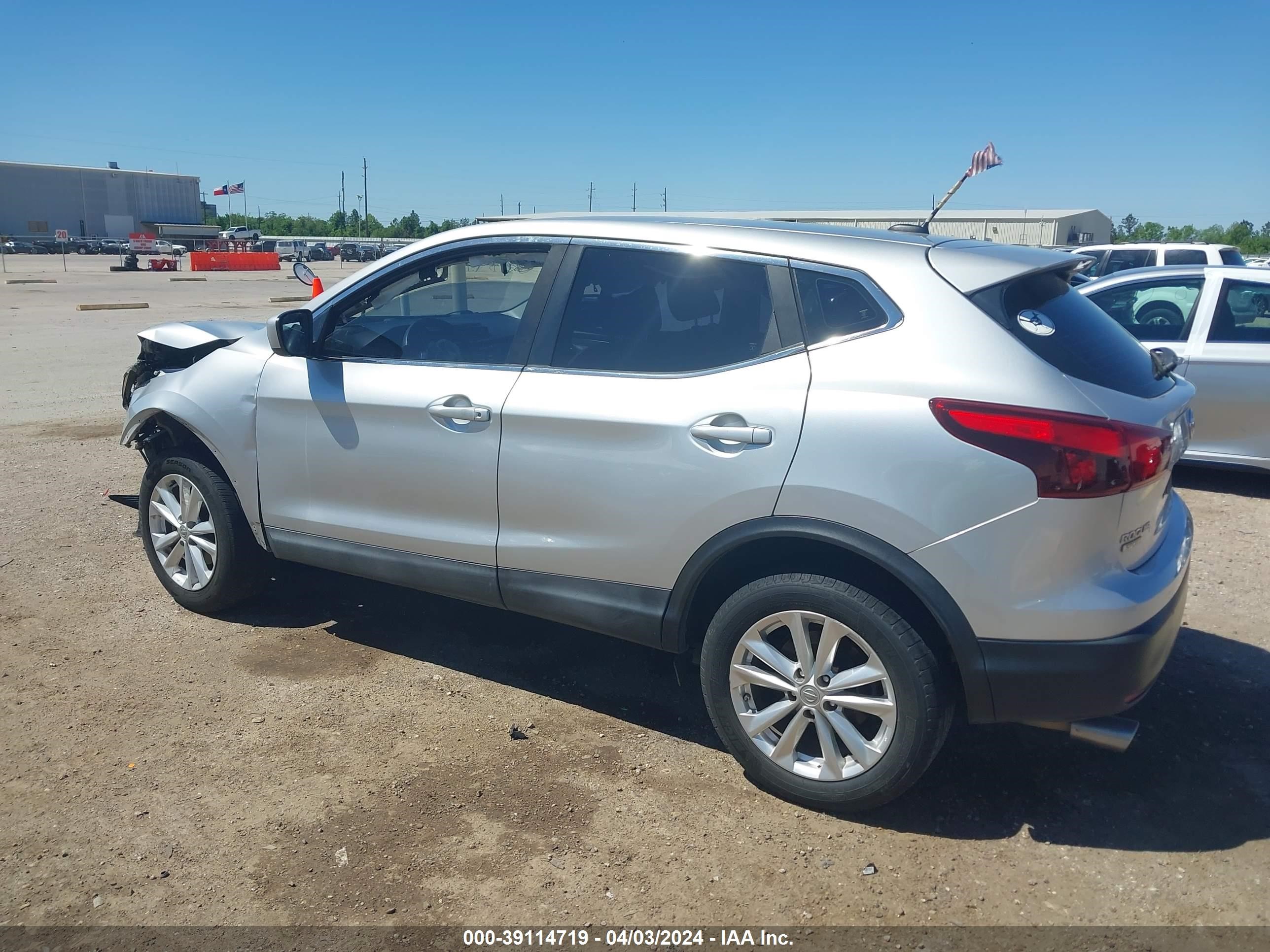 Photo 13 VIN: JN1BJ1CP9HW010624 - NISSAN ROGUE 