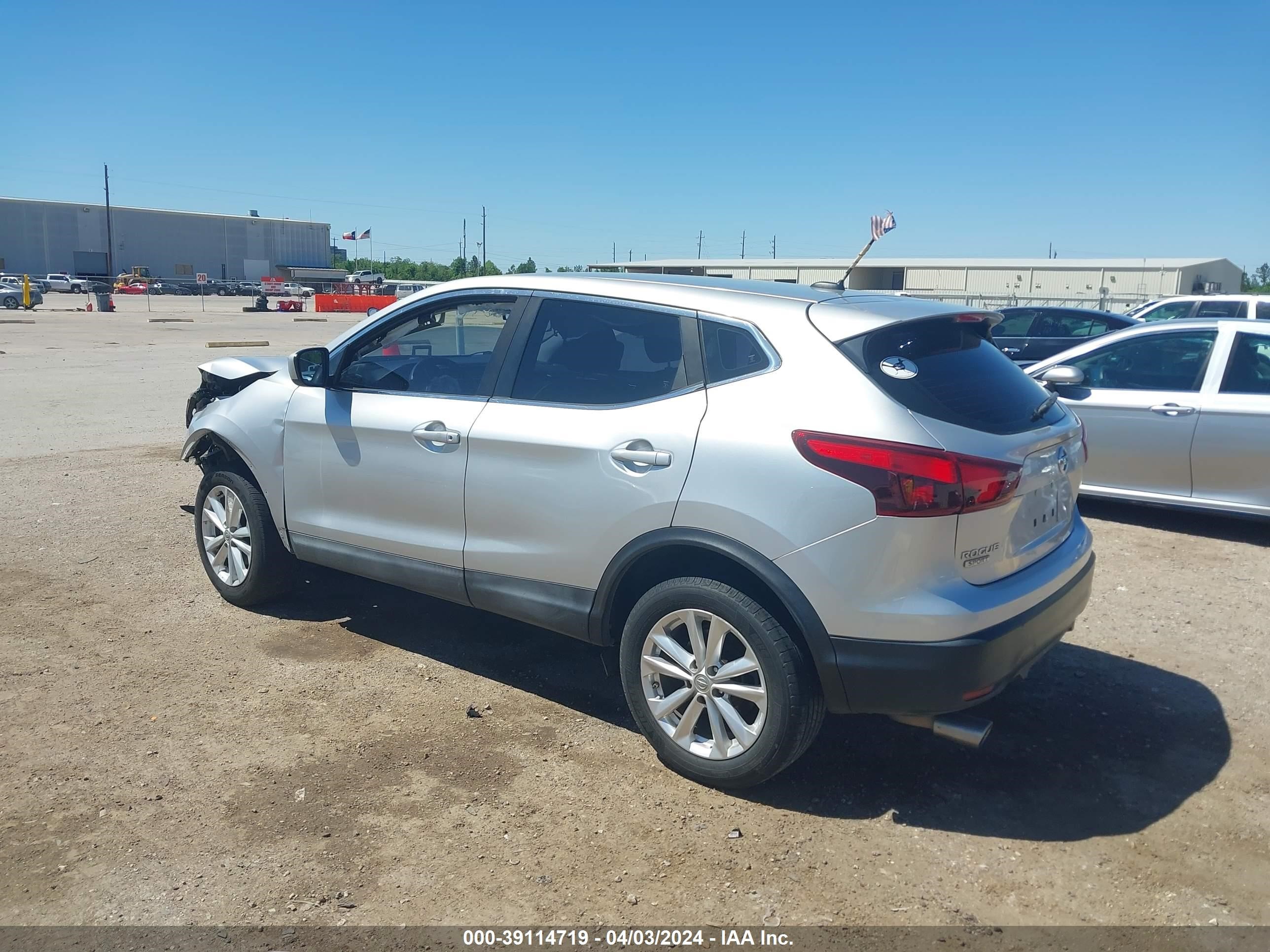 Photo 2 VIN: JN1BJ1CP9HW010624 - NISSAN ROGUE 