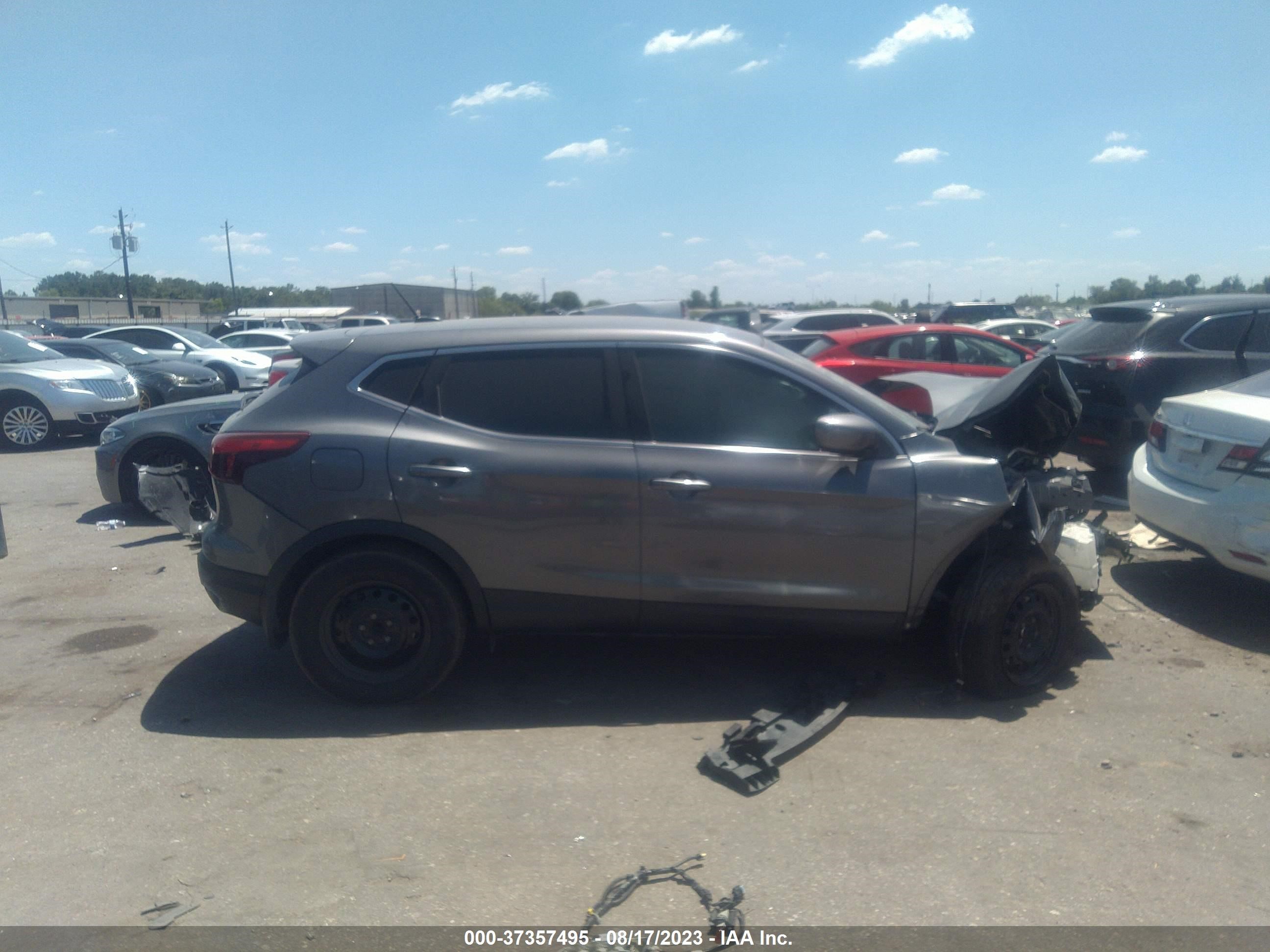 Photo 12 VIN: JN1BJ1CP9JW105898 - NISSAN ROGUE 