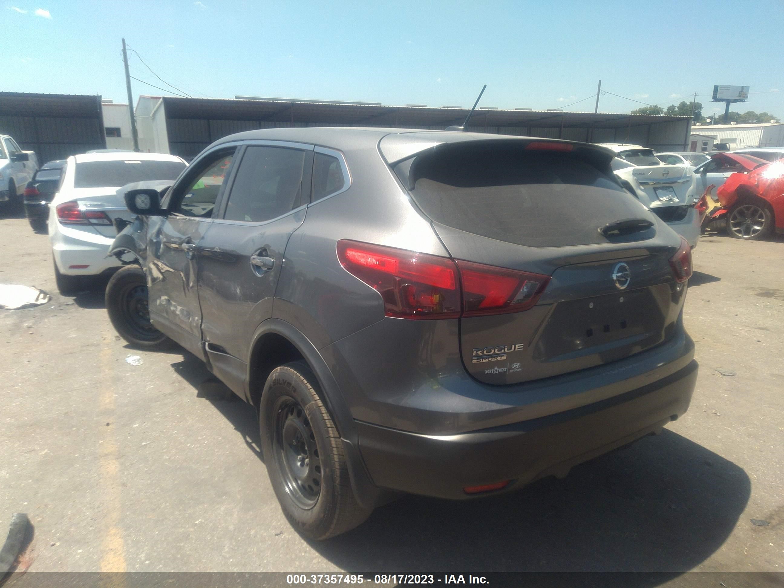 Photo 2 VIN: JN1BJ1CP9JW105898 - NISSAN ROGUE 