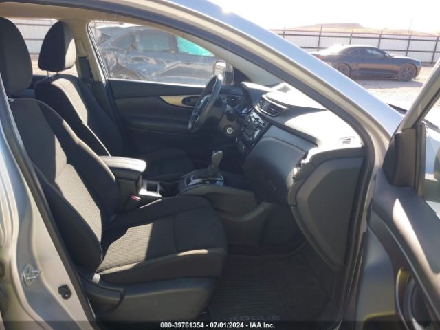 Photo 4 VIN: JN1BJ1CP9JW108462 - NISSAN ROGUE SPORT 