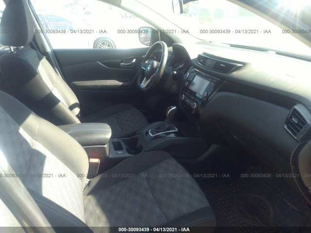 Photo 4 VIN: JN1BJ1CP9JW190872 - NISSAN ROGUE SPORT 