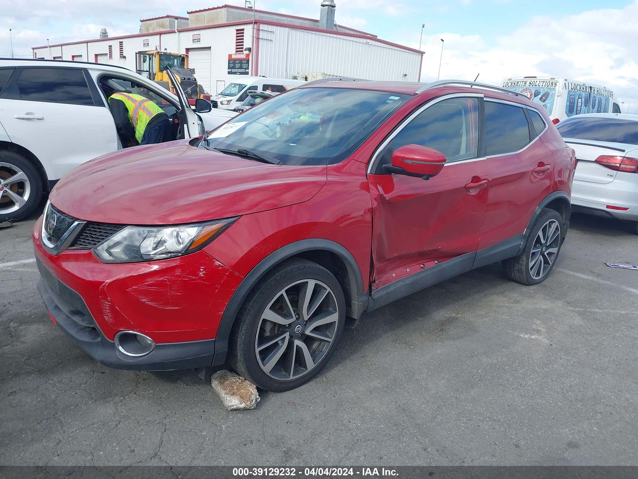 Photo 1 VIN: JN1BJ1CPXHW035595 - NISSAN ROGUE 