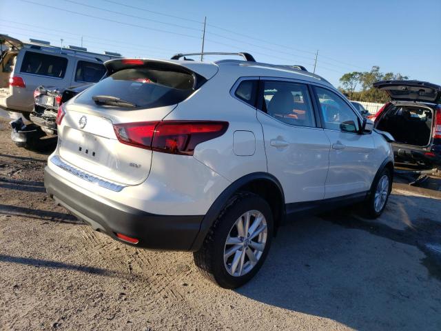 Photo 2 VIN: JN1BJ1CPXJW100810 - NISSAN ROGUE 