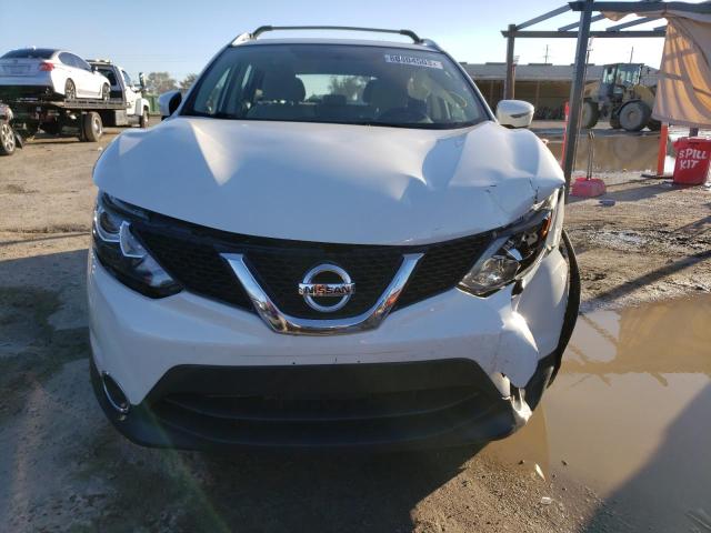 Photo 4 VIN: JN1BJ1CPXJW100810 - NISSAN ROGUE 