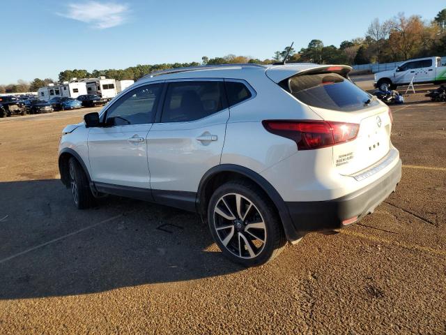 Photo 1 VIN: JN1BJ1CPXJW183266 - NISSAN ROGUE 