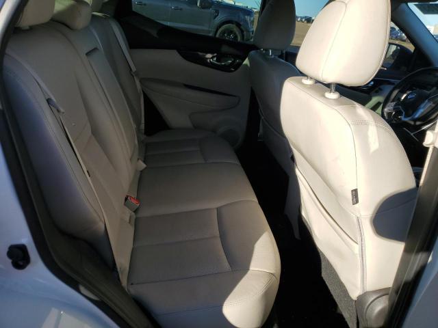 Photo 10 VIN: JN1BJ1CPXJW183266 - NISSAN ROGUE 