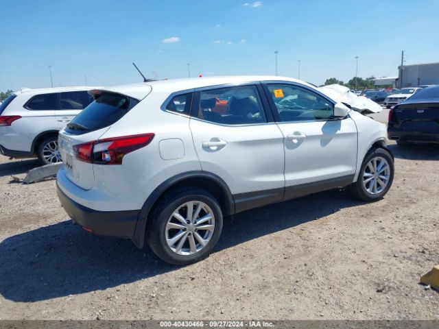 Photo 3 VIN: JN1BJ1CPXJW193604 - NISSAN ROGUE SPORT 