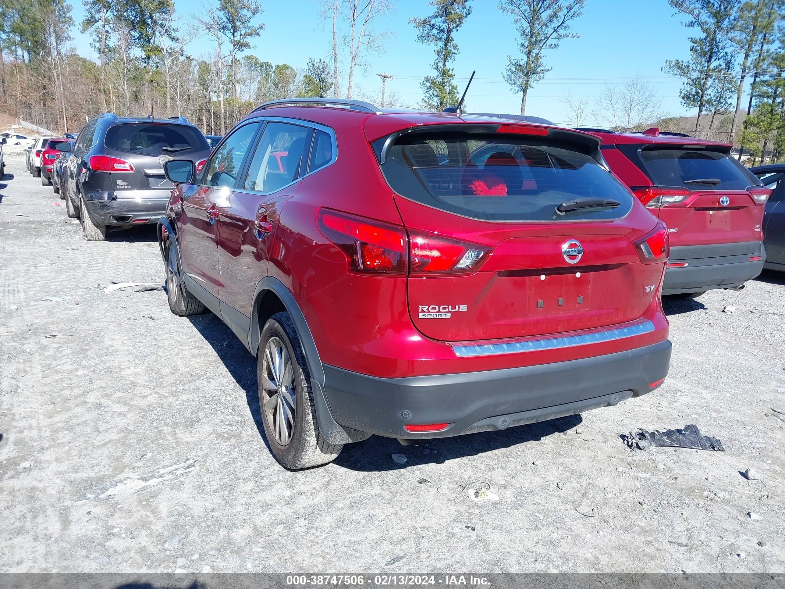 Photo 2 VIN: JN1BJ1CPXKW229762 - NISSAN ROGUE 