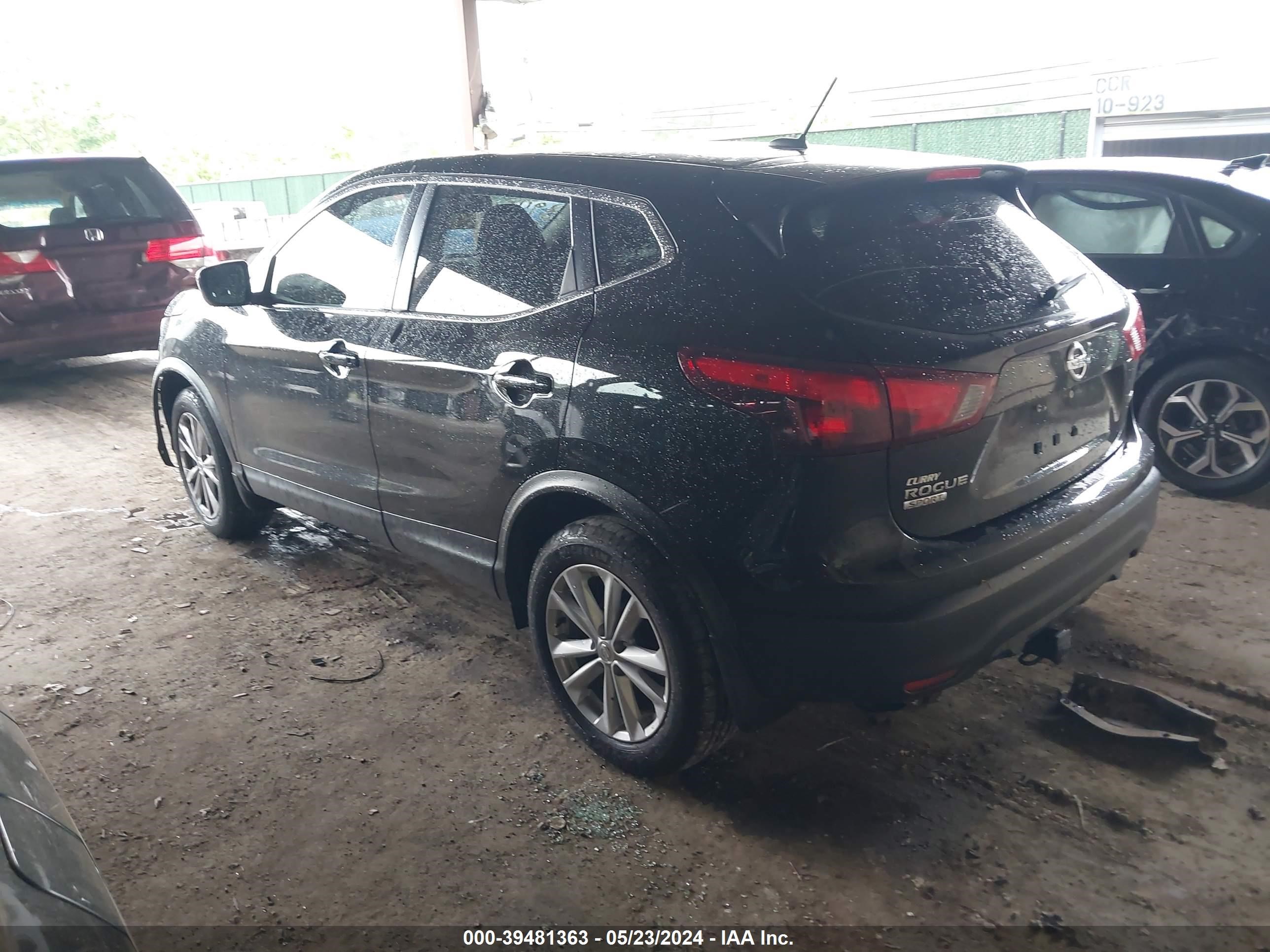 Photo 2 VIN: JN1BJ1CR0JW253228 - NISSAN ROGUE 