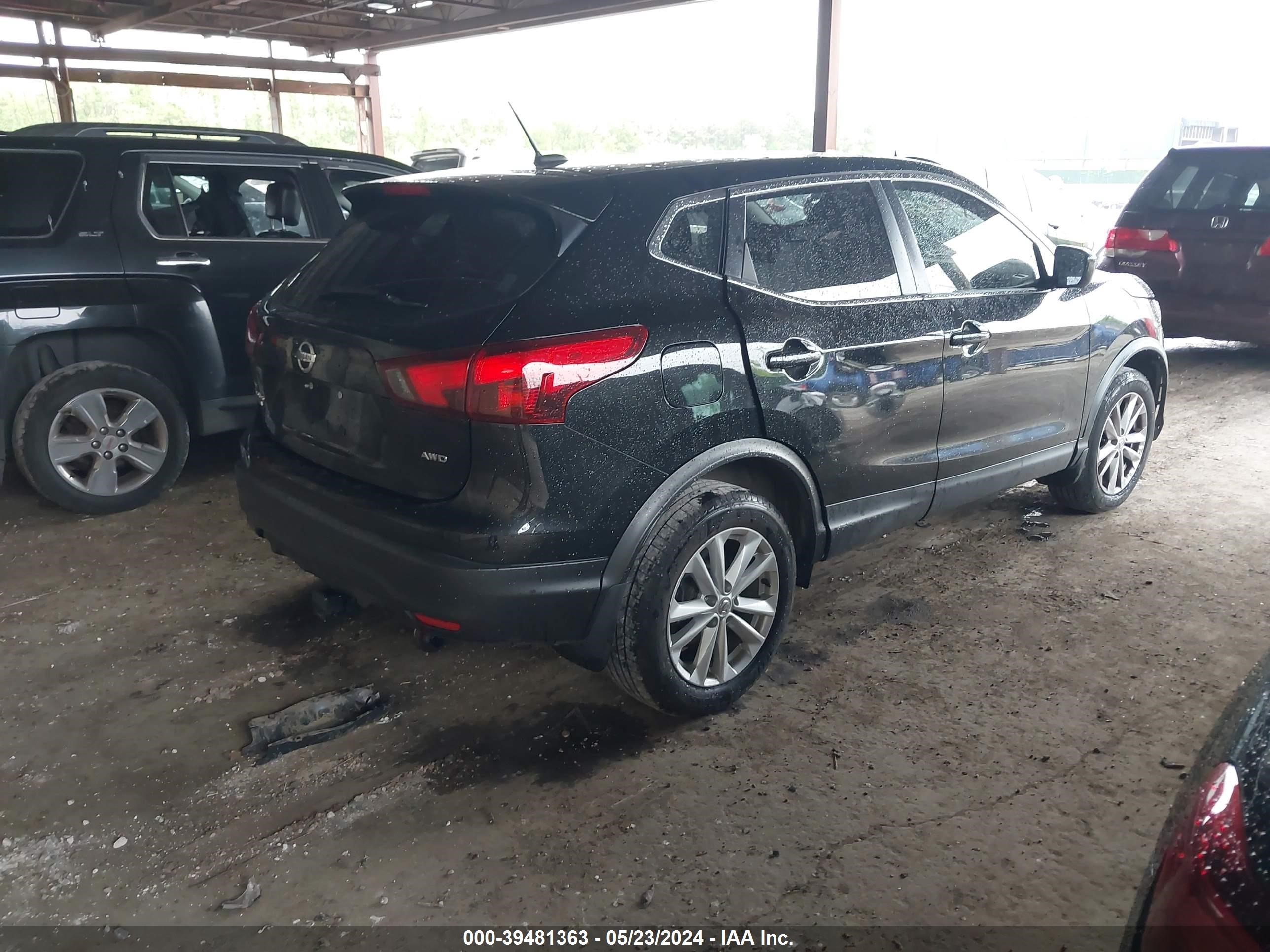 Photo 3 VIN: JN1BJ1CR0JW253228 - NISSAN ROGUE 