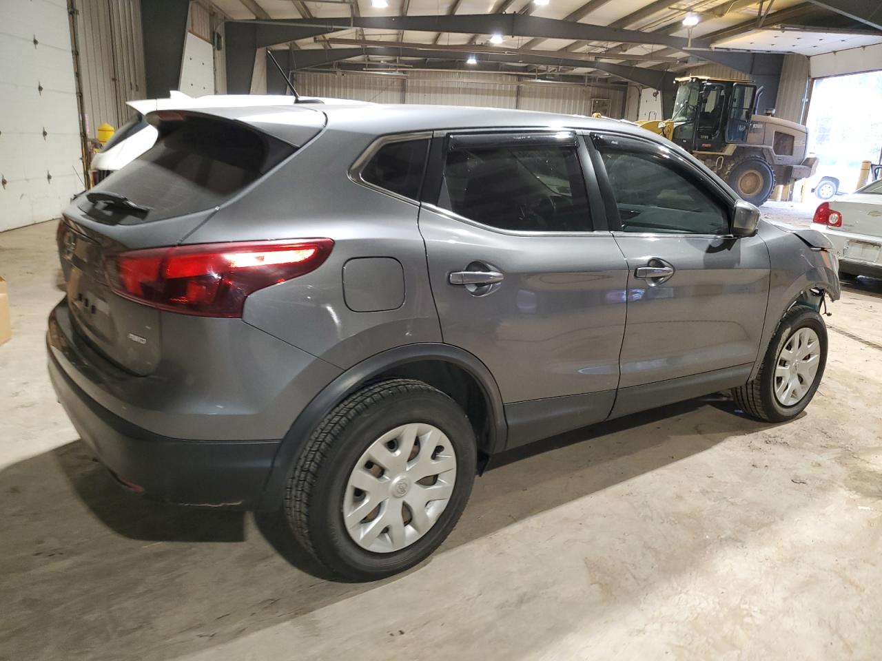 Photo 2 VIN: JN1BJ1CR0JW265623 - NISSAN ROGUE 