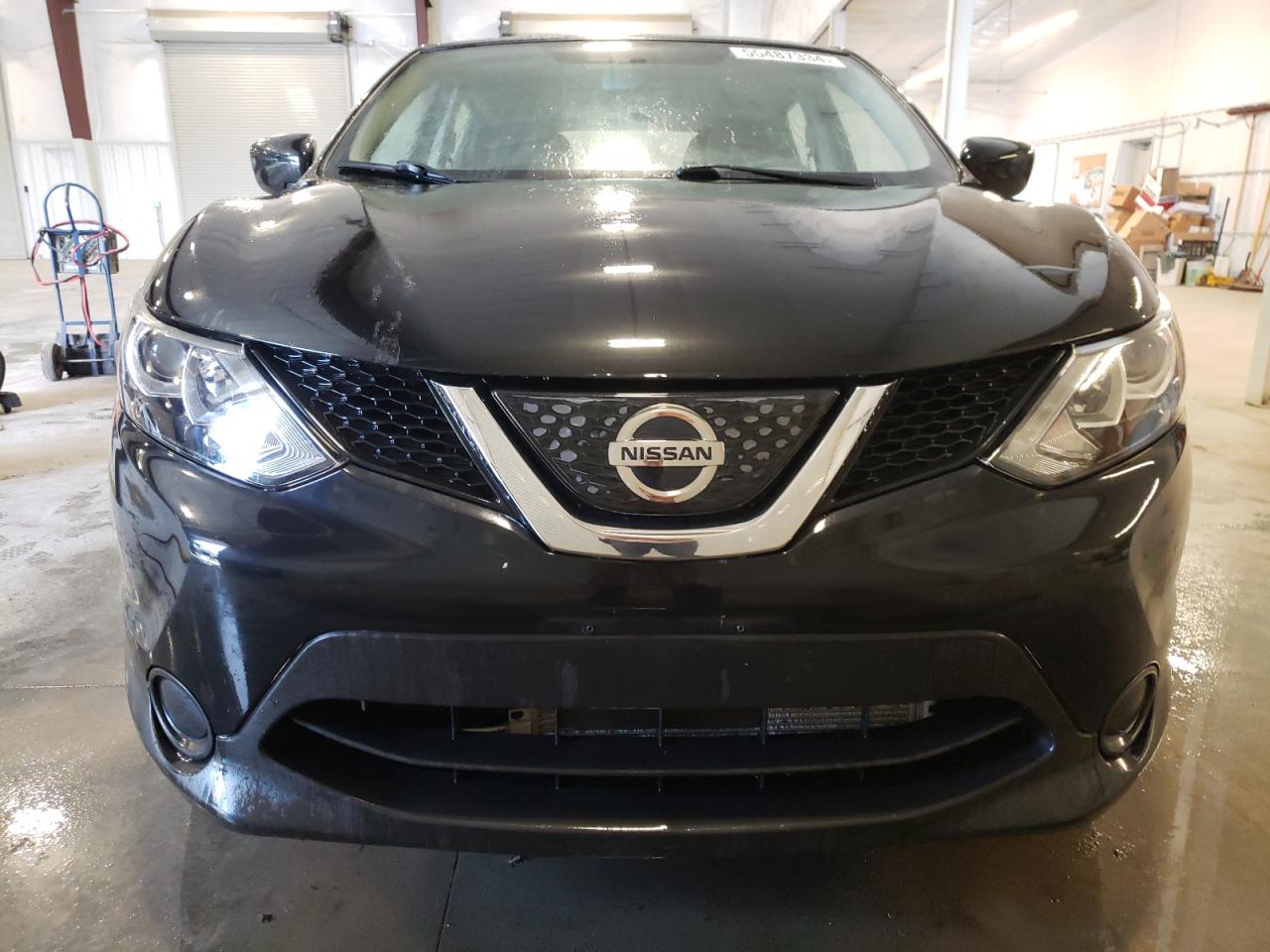 Photo 4 VIN: JN1BJ1CR0JW282731 - NISSAN ROGUE 