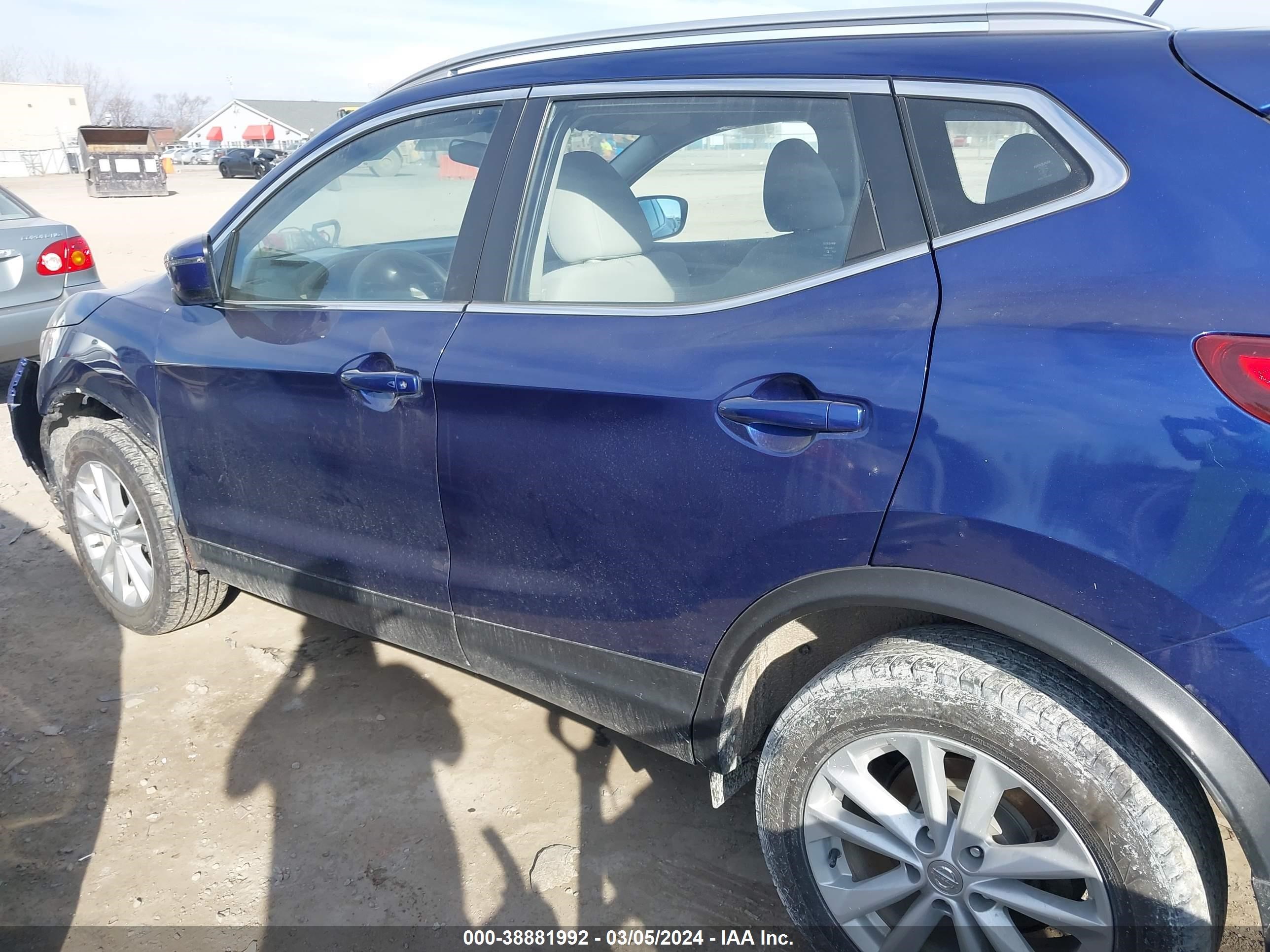 Photo 14 VIN: JN1BJ1CR0JW291350 - NISSAN ROGUE 