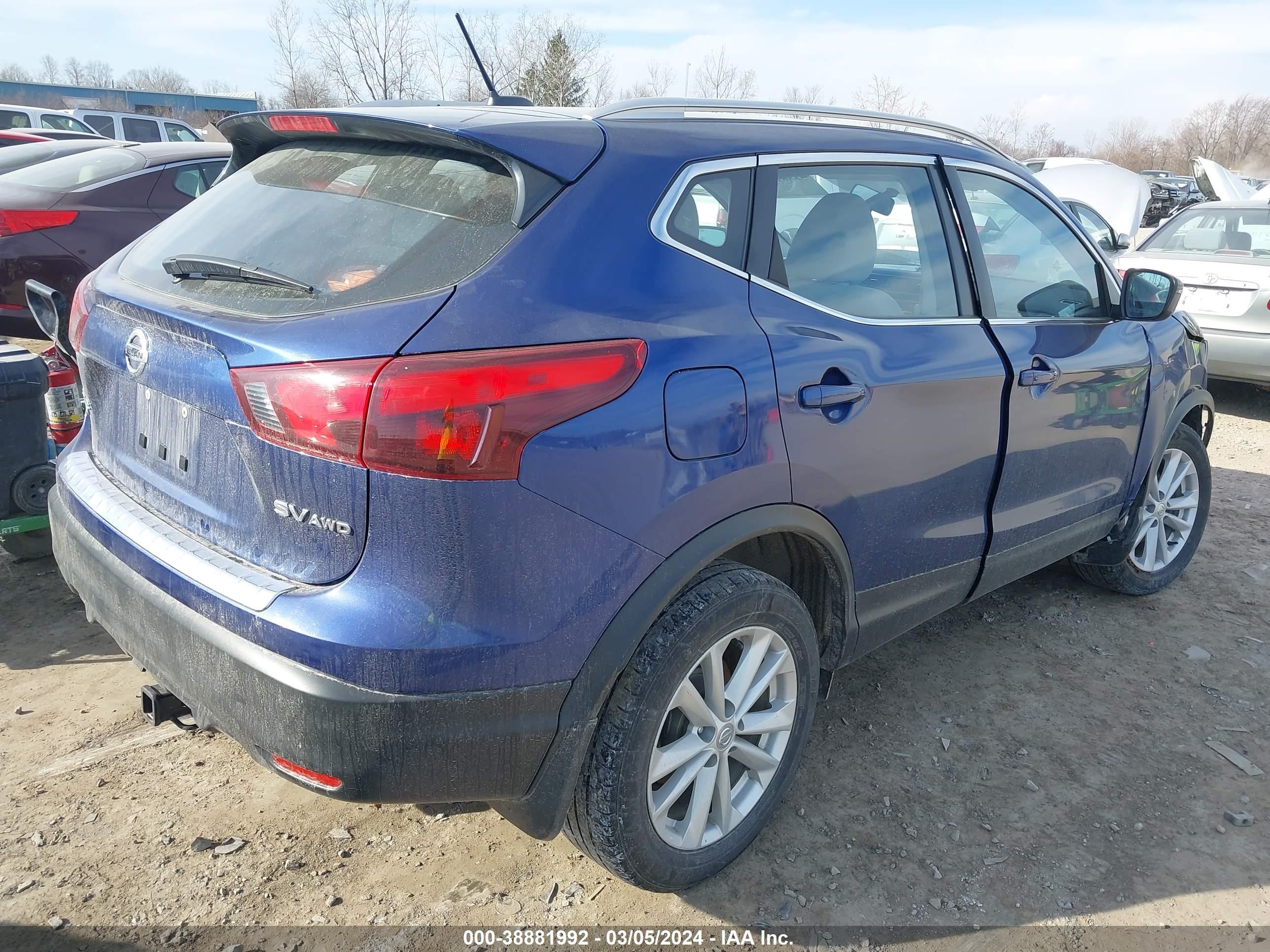 Photo 3 VIN: JN1BJ1CR0JW291350 - NISSAN ROGUE 