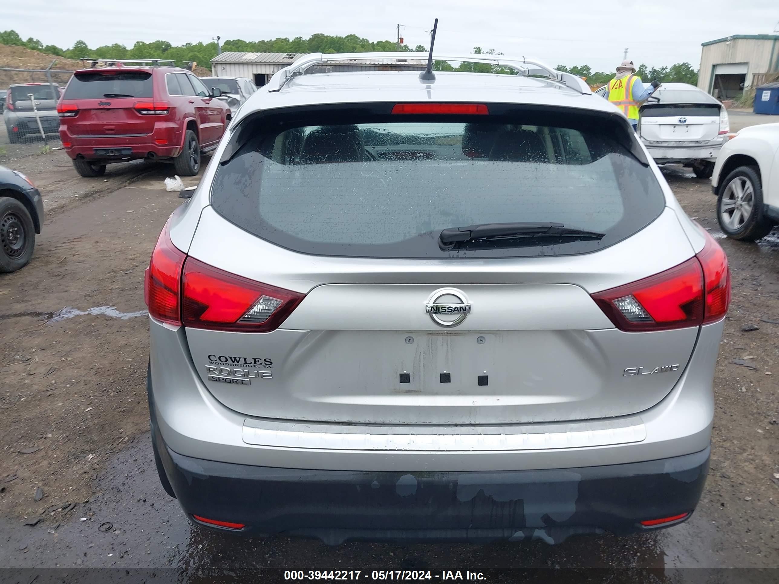 Photo 15 VIN: JN1BJ1CR1HW117300 - NISSAN ROGUE 