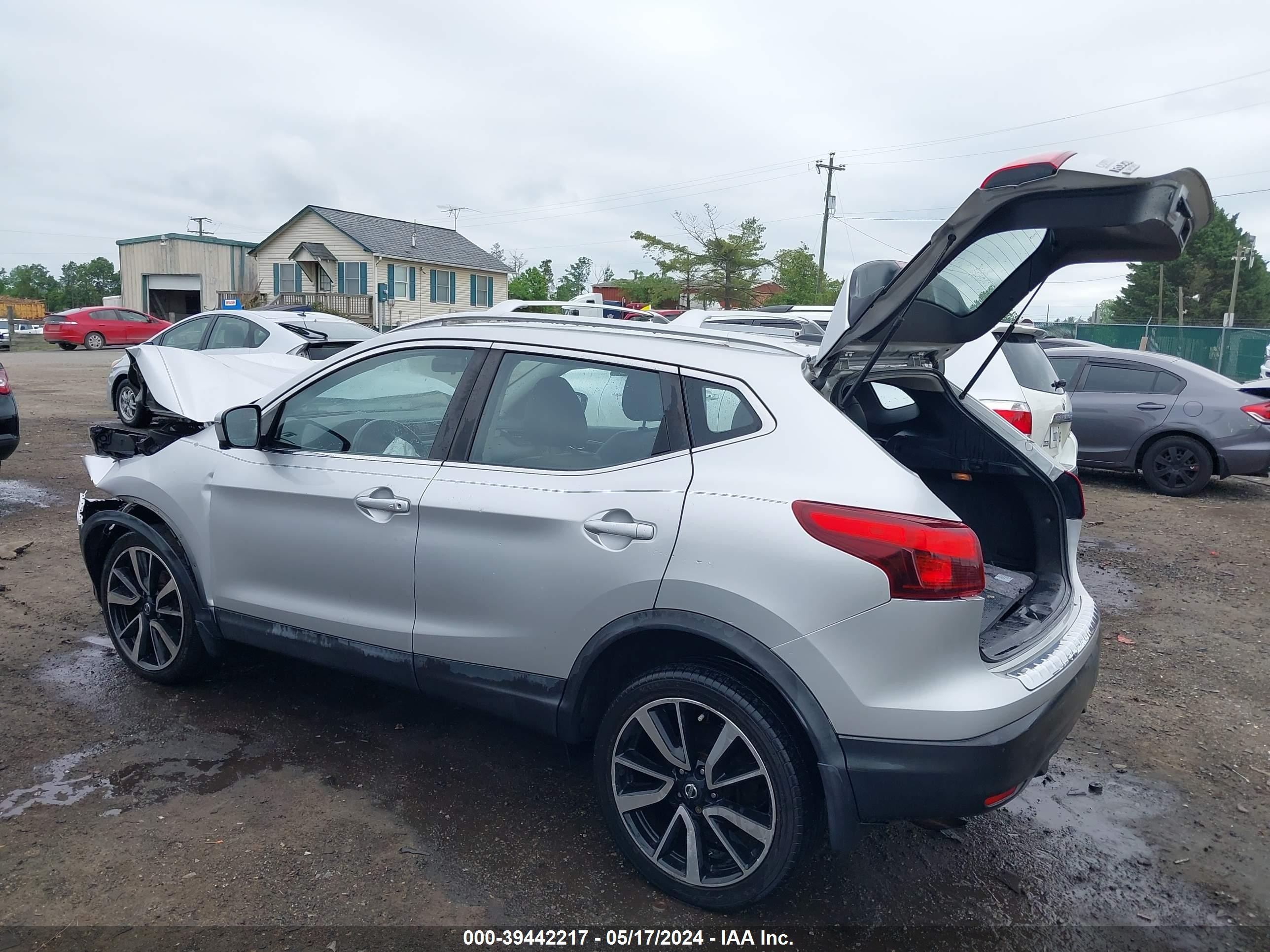 Photo 2 VIN: JN1BJ1CR1HW117300 - NISSAN ROGUE 