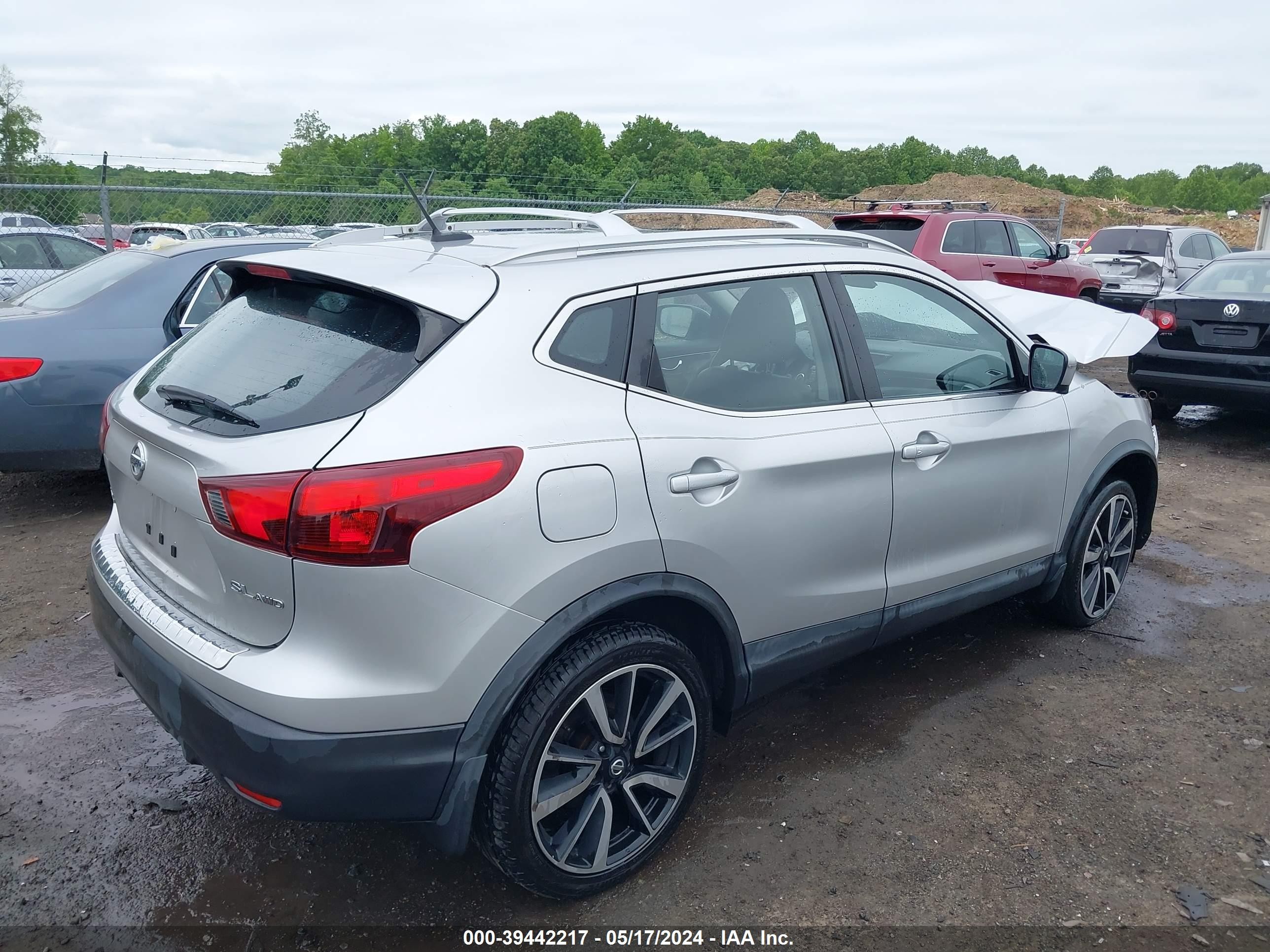 Photo 3 VIN: JN1BJ1CR1HW117300 - NISSAN ROGUE 