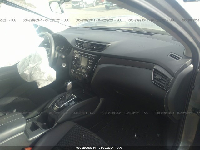 Photo 4 VIN: JN1BJ1CR1HW137370 - NISSAN ROGUE SPORT 