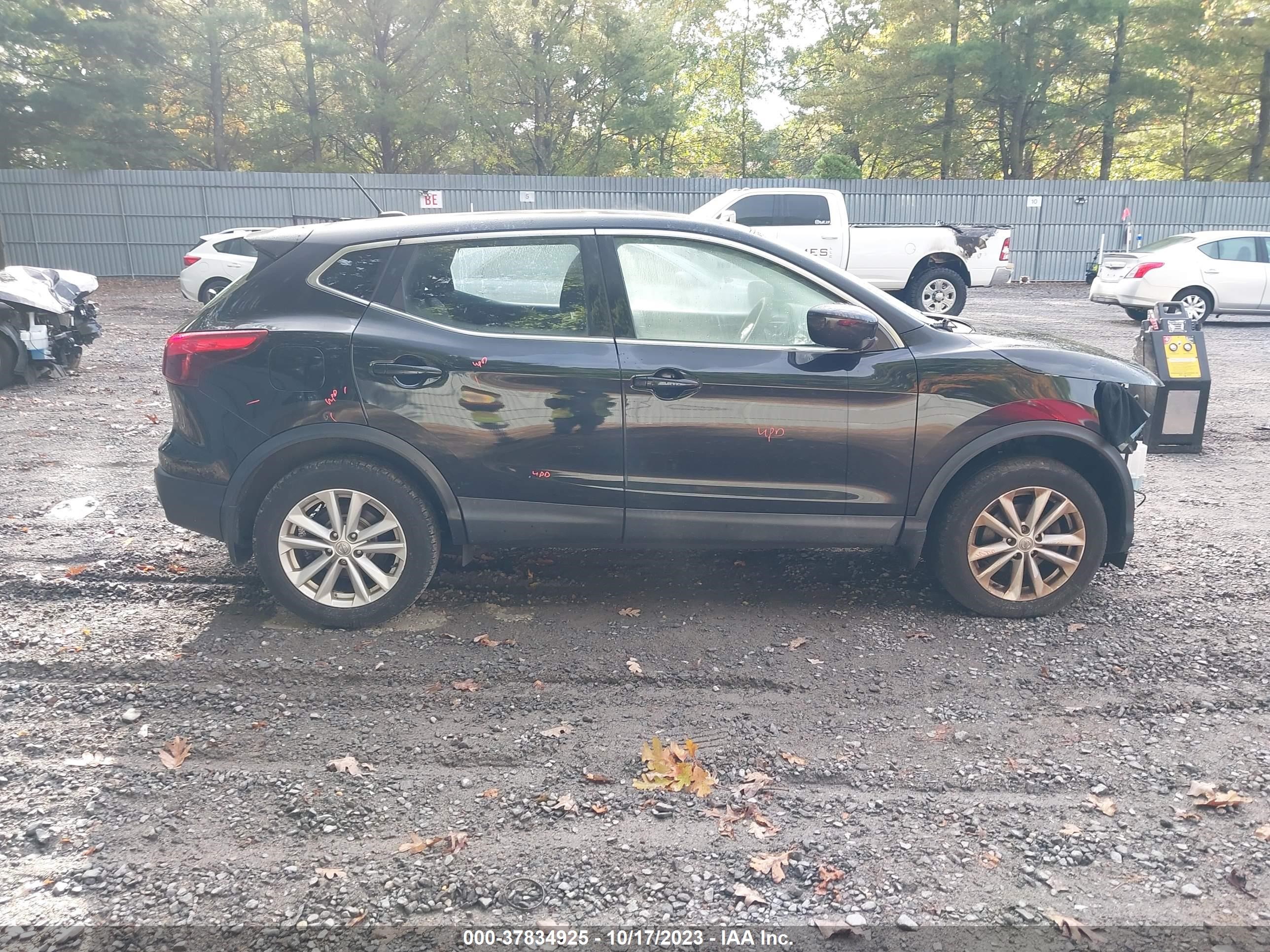 Photo 12 VIN: JN1BJ1CR1JW269082 - NISSAN ROGUE 