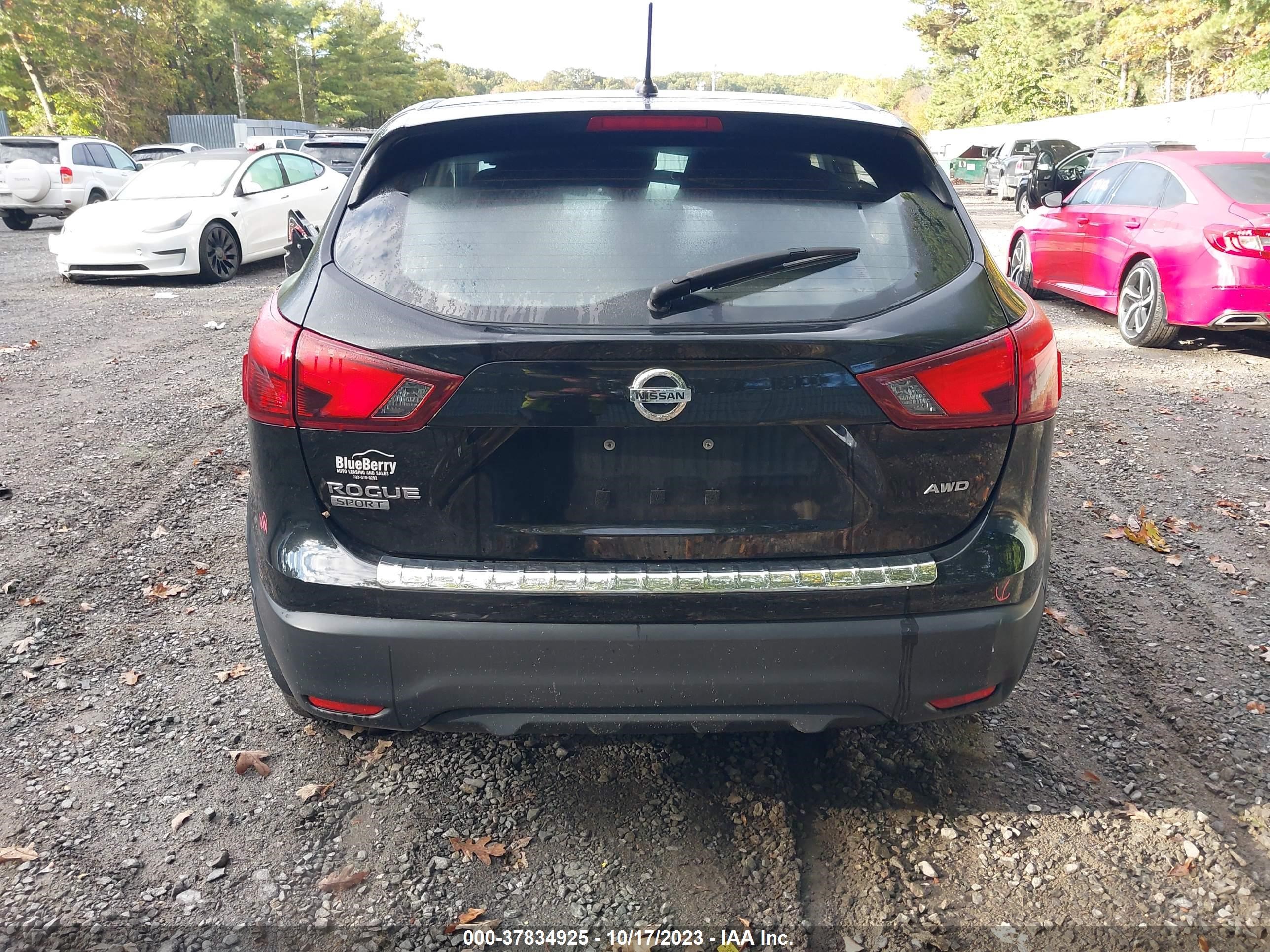 Photo 15 VIN: JN1BJ1CR1JW269082 - NISSAN ROGUE 