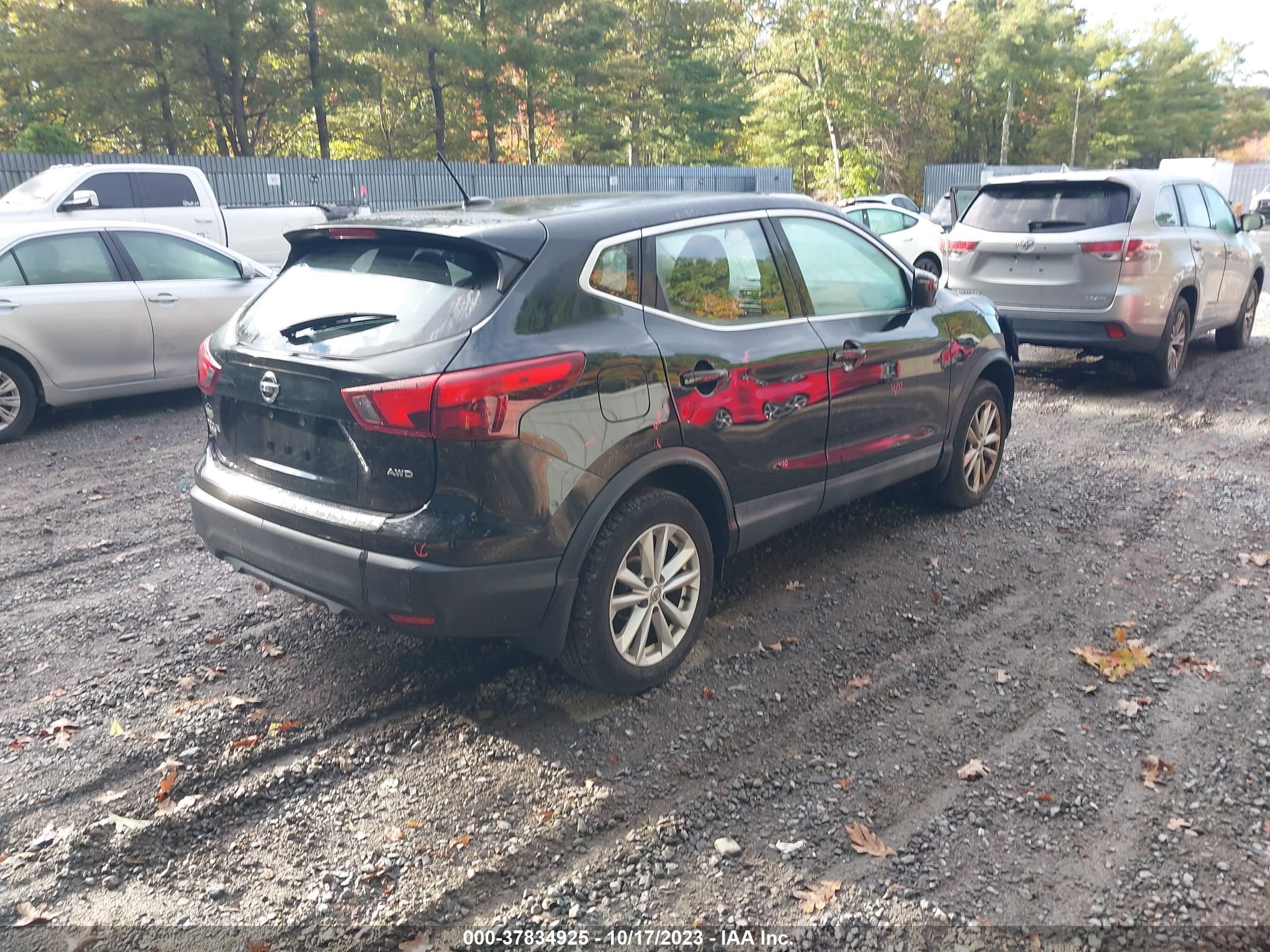 Photo 3 VIN: JN1BJ1CR1JW269082 - NISSAN ROGUE 