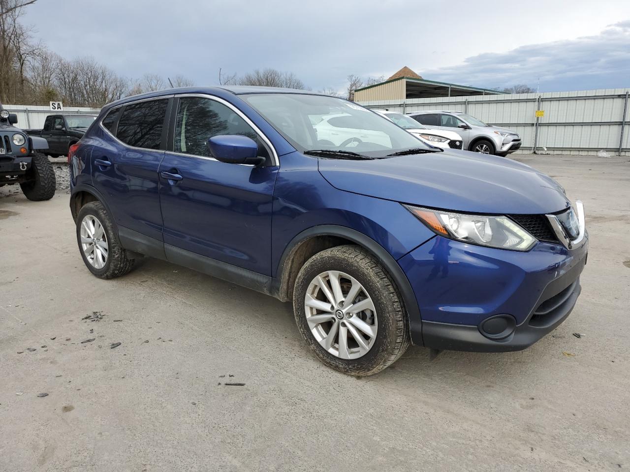 Photo 3 VIN: JN1BJ1CR1KW327211 - NISSAN ROGUE 