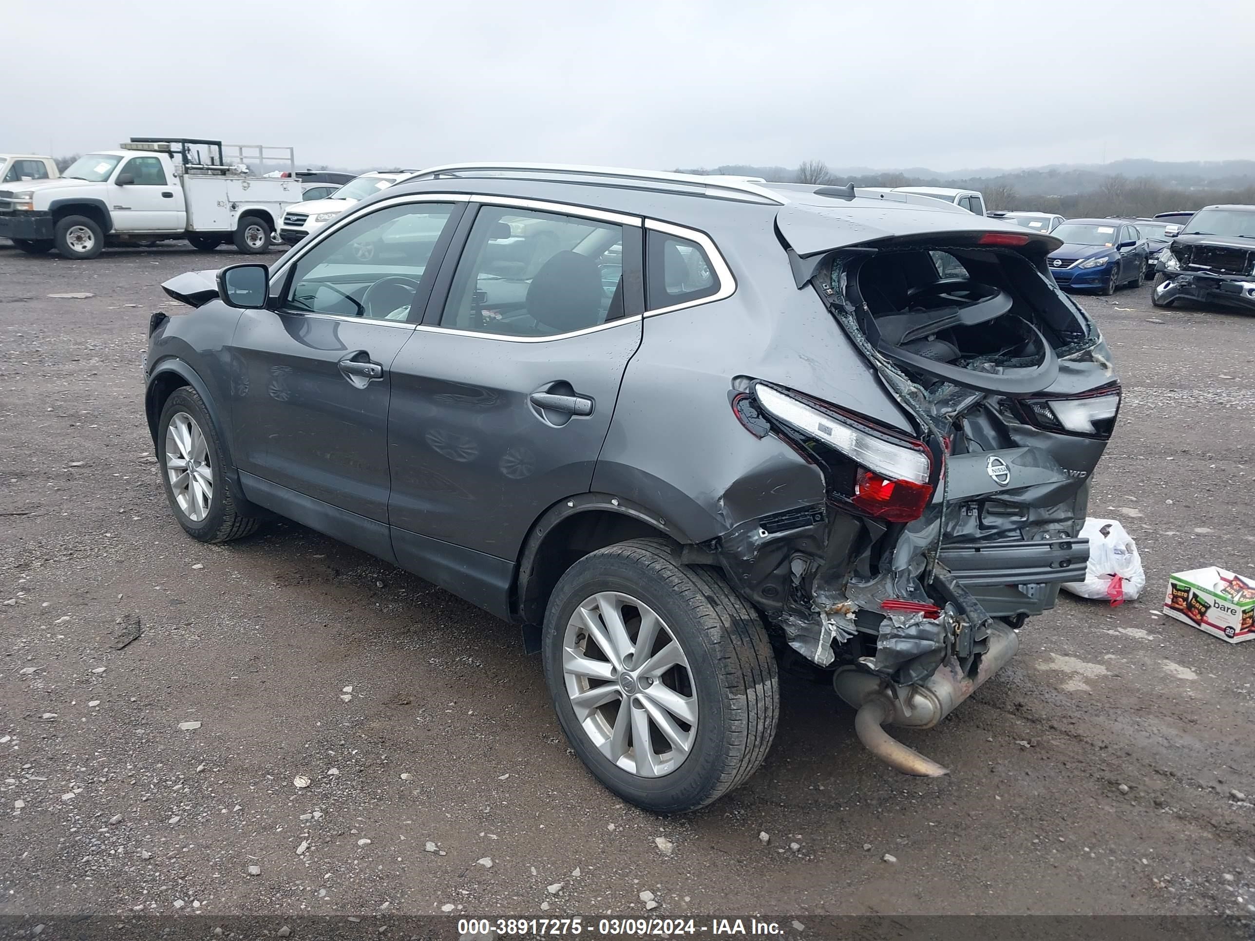 Photo 2 VIN: JN1BJ1CR2HW101042 - NISSAN ROGUE 