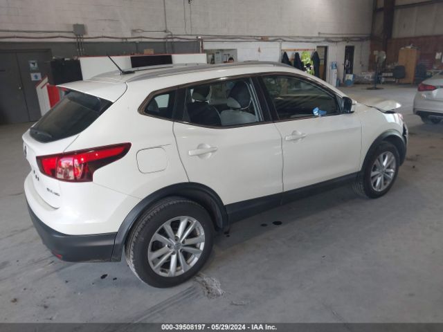 Photo 3 VIN: JN1BJ1CR2JW252792 - NISSAN ROGUE SPORT 