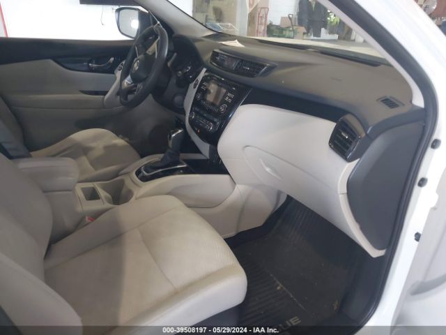 Photo 4 VIN: JN1BJ1CR2JW252792 - NISSAN ROGUE SPORT 