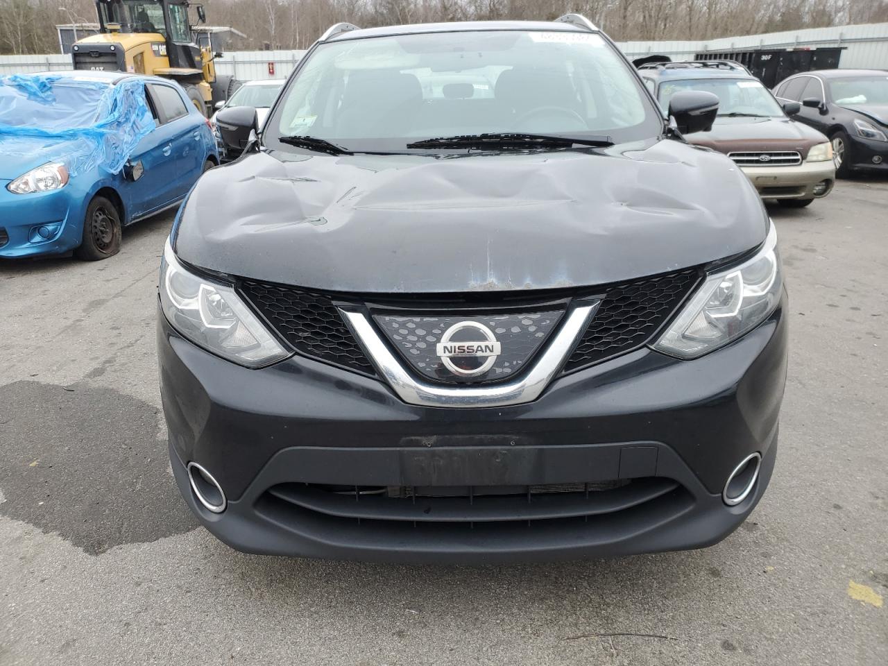 Photo 4 VIN: JN1BJ1CR2JW267373 - NISSAN ROGUE 