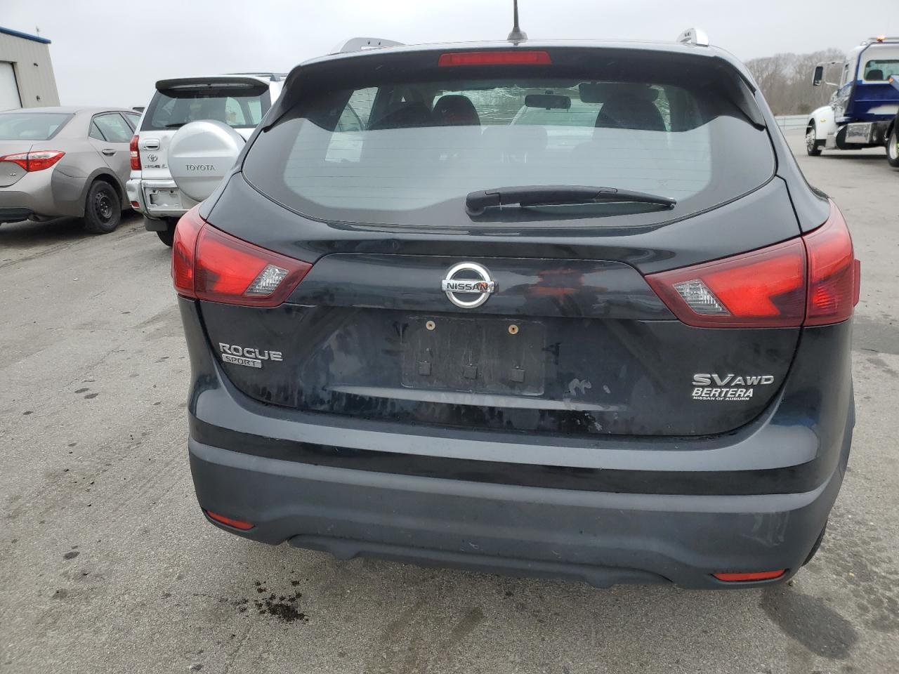 Photo 5 VIN: JN1BJ1CR2JW267373 - NISSAN ROGUE 