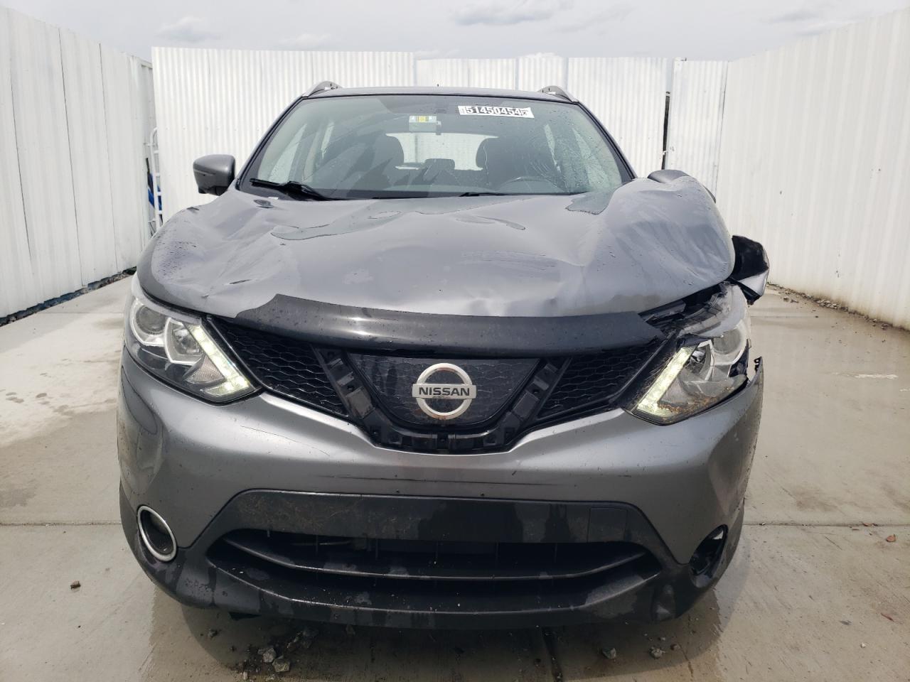 Photo 4 VIN: JN1BJ1CR2JW600512 - NISSAN ROGUE 