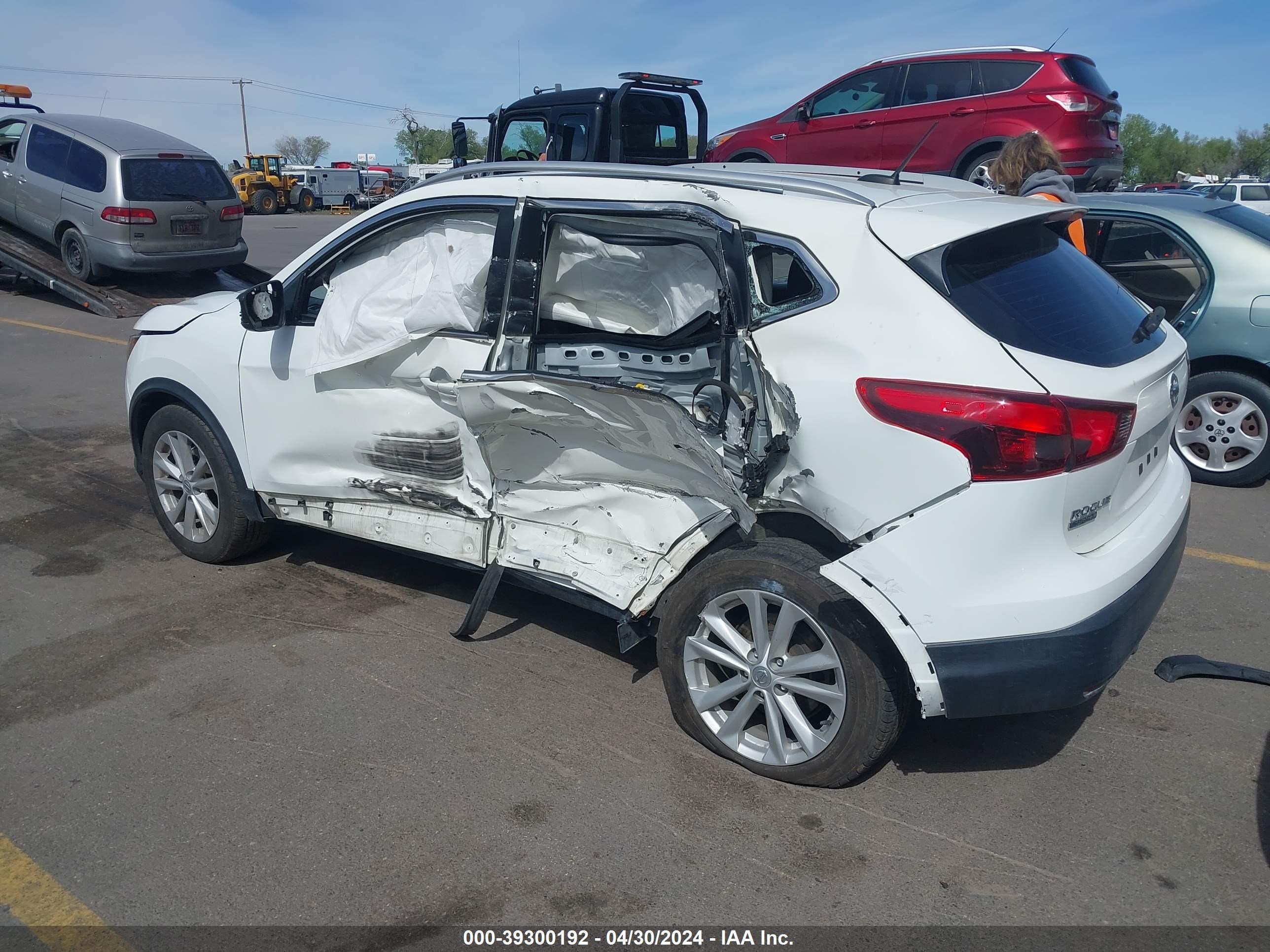 Photo 2 VIN: JN1BJ1CR3HW102250 - NISSAN ROGUE 