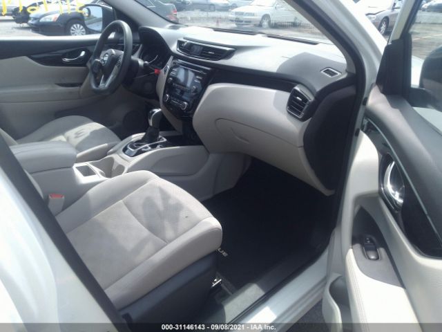 Photo 4 VIN: JN1BJ1CR3HW103608 - NISSAN ROGUE SPORT 