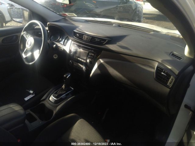 Photo 4 VIN: JN1BJ1CR3HW131182 - NISSAN ROGUE SPORT 