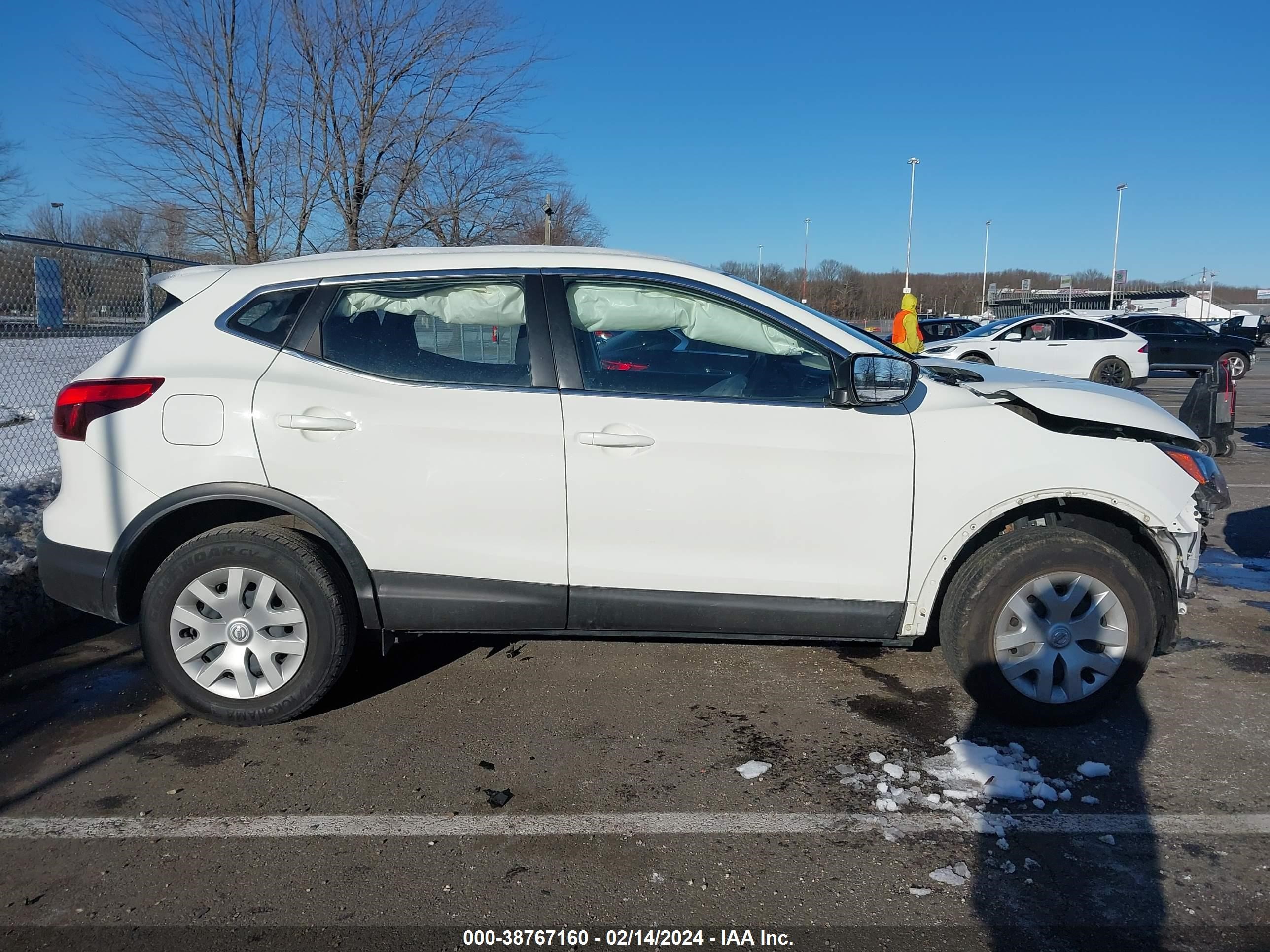 Photo 12 VIN: JN1BJ1CR3JW251134 - NISSAN ROGUE SPORT 