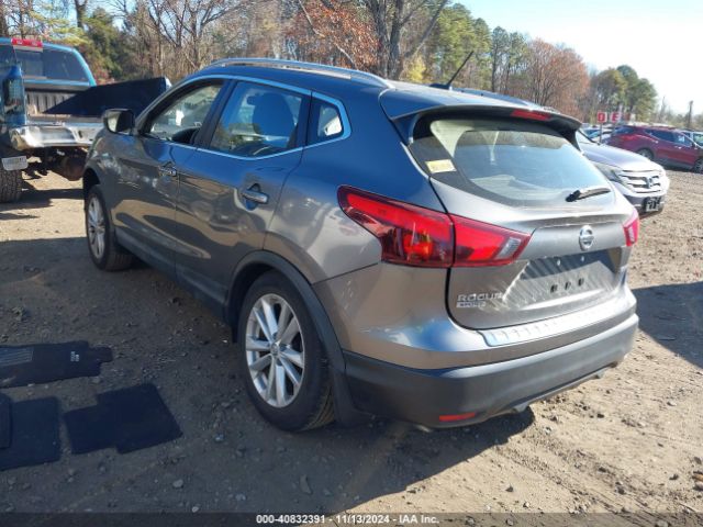 Photo 2 VIN: JN1BJ1CR3JW252588 - NISSAN ROGUE SPORT 