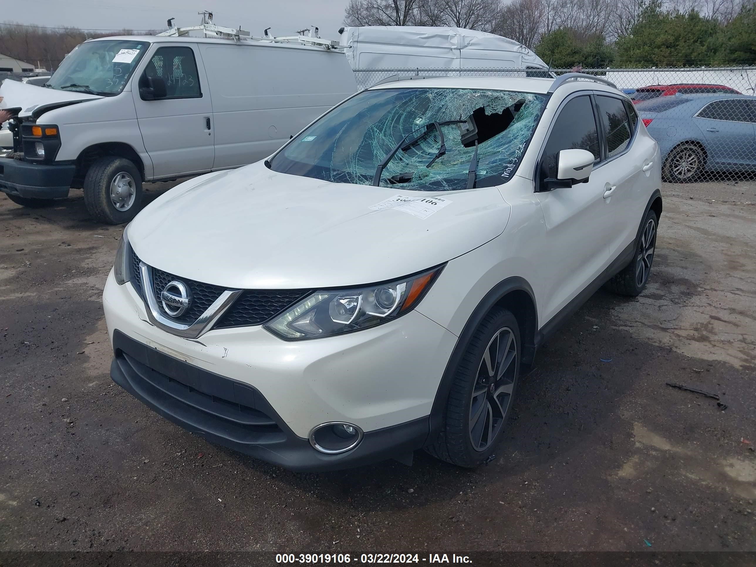 Photo 1 VIN: JN1BJ1CR4HW120076 - NISSAN ROGUE 