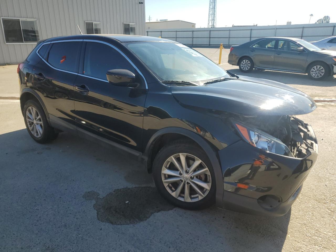 Photo 4 VIN: JN1BJ1CR4HW135497 - NISSAN ROGUE 