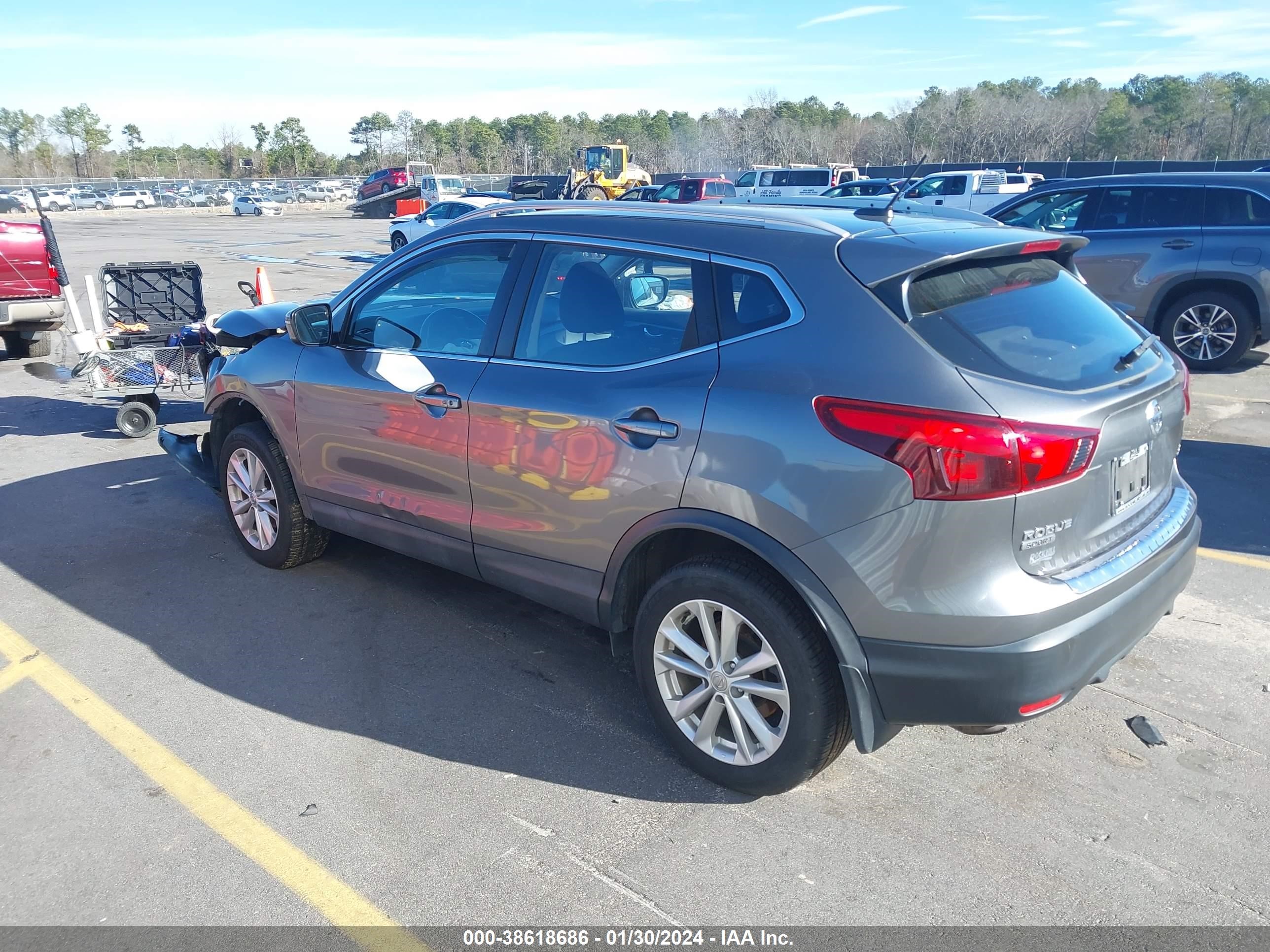 Photo 2 VIN: JN1BJ1CR4HW137783 - NISSAN ROGUE 