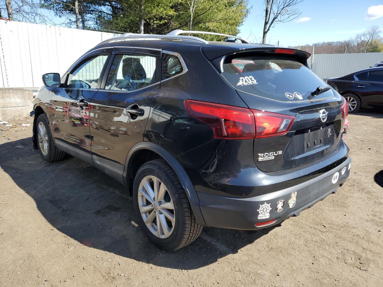 Photo 1 VIN: JN1BJ1CR4JW251711 - NISSAN ROGUE 