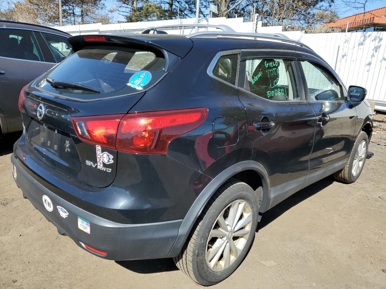 Photo 2 VIN: JN1BJ1CR4JW251711 - NISSAN ROGUE 