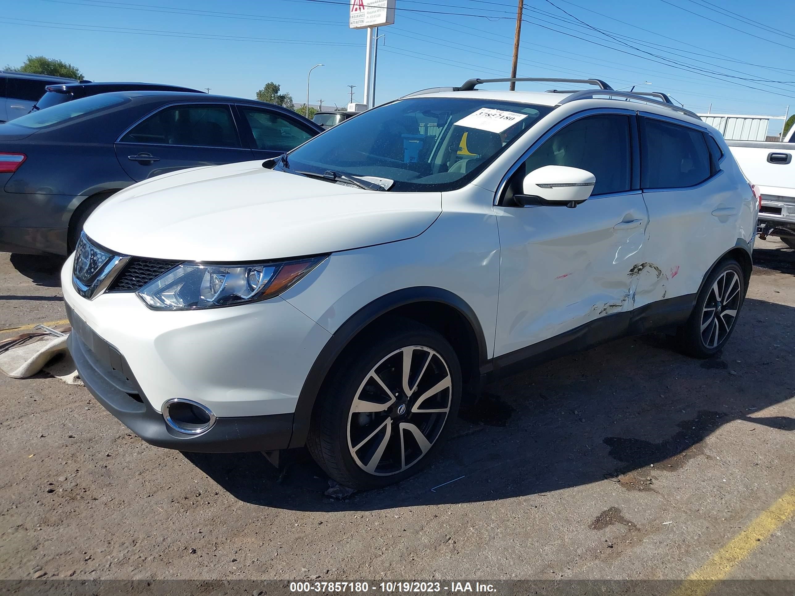 Photo 1 VIN: JN1BJ1CR4JW283977 - NISSAN ROGUE 