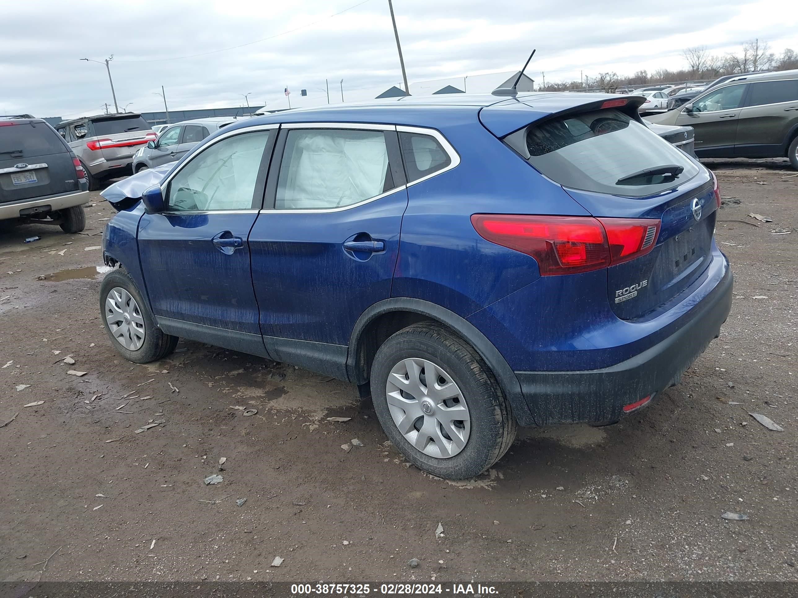 Photo 2 VIN: JN1BJ1CR4KW326022 - NISSAN ROGUE 