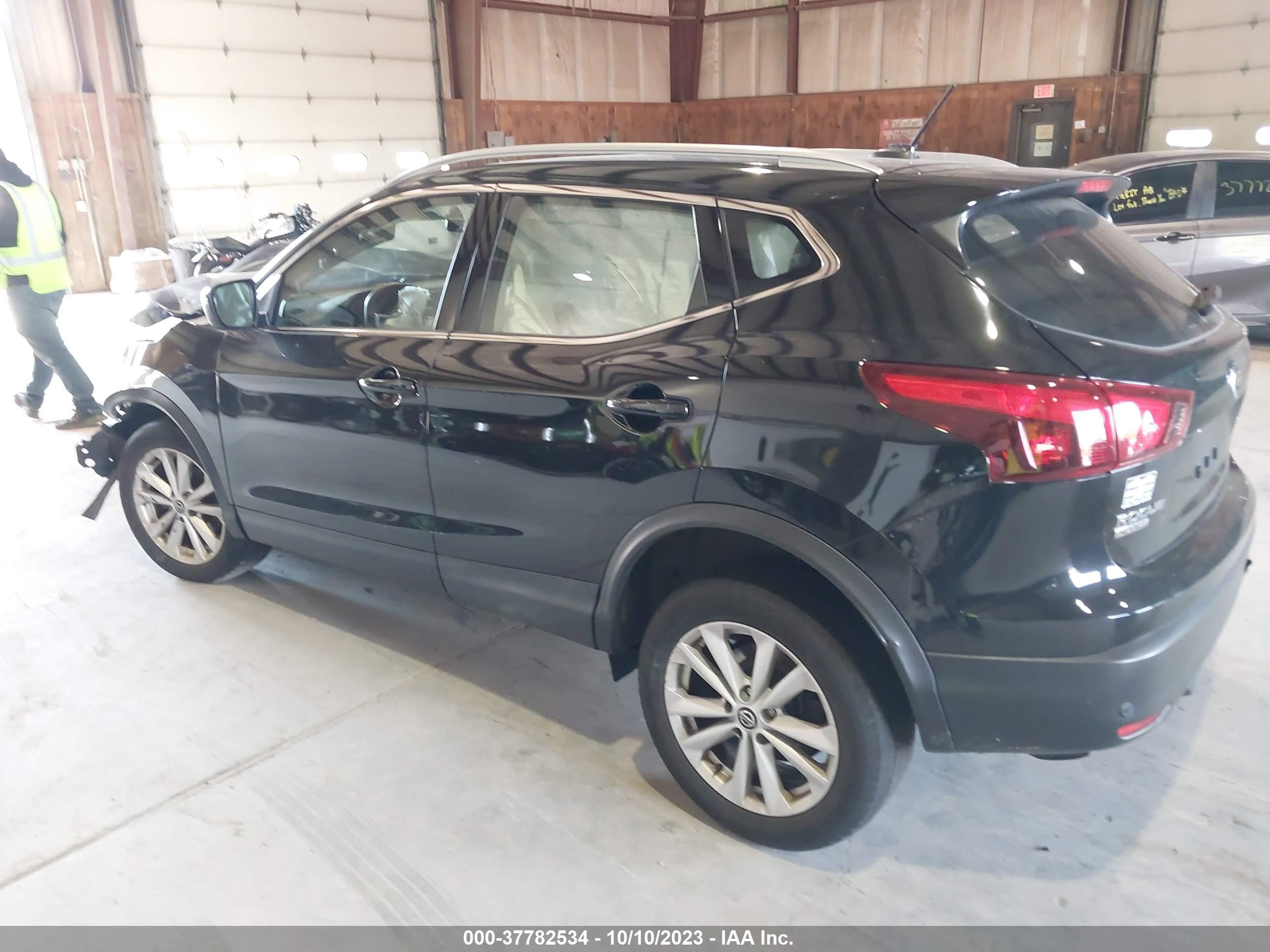 Photo 2 VIN: JN1BJ1CR4KW353074 - NISSAN ROGUE 