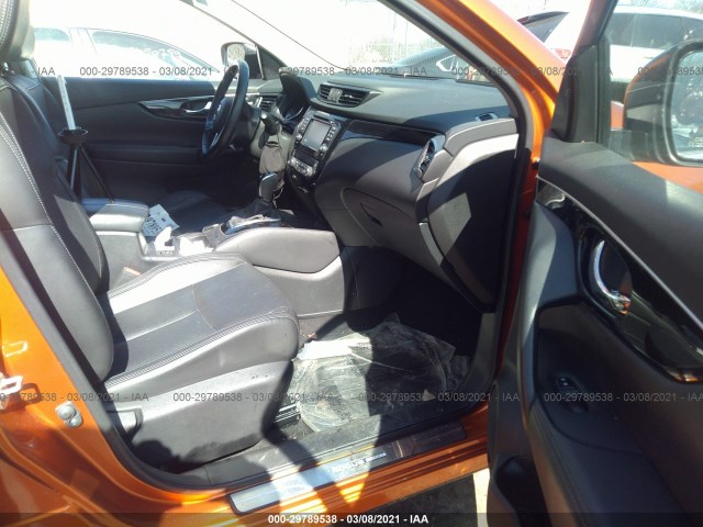 Photo 4 VIN: JN1BJ1CR5HW115565 - NISSAN ROGUE SPORT 