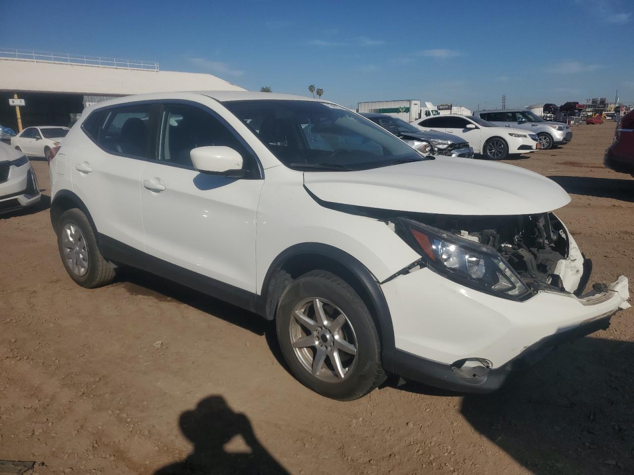 Photo 3 VIN: JN1BJ1CR5JW257453 - NISSAN ROGUE 